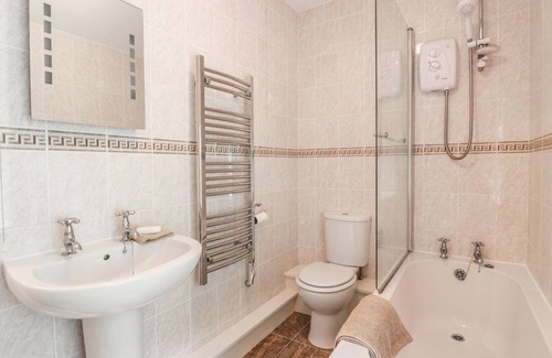 Llangollen House | One bedroom delightful 17th century stone country cottage