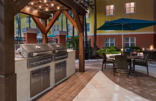 Orlando Apartment | One Bedroom King Suite Near Walgreens ORL
