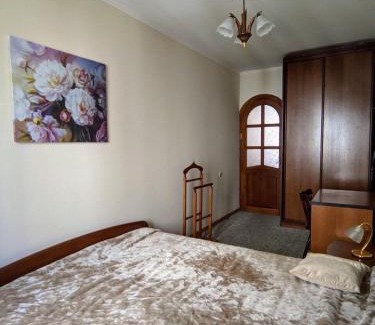 Khreshchatyy Yar Apartment | One Bedroom on European sqr