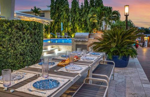 Coral Ridge Apartment | One-bedroom Suite Heated pool Dock Access Quiet Neighborhood SaltAire Two RESlDENCES