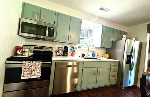 Van Buren House | One Block from Current River! Let's Go!