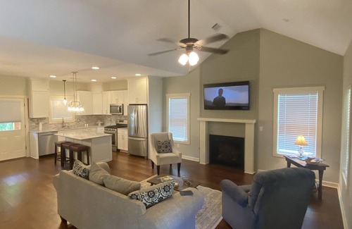 Water Valley House | One block from Main Street, short ride to Oxford, Enid, Sardis and Grenada Lakes