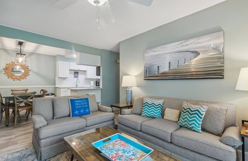 Fernandina Beach Condo | One block to Beach! Clean, Bright, newly renovated 3BR 2BA Flat