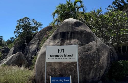 Nelly Bay Apartment | One Bright Point Euodia Unit 1102