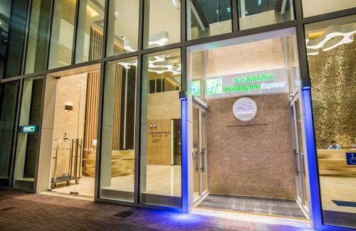Mong Kok Hotel | One Dundas