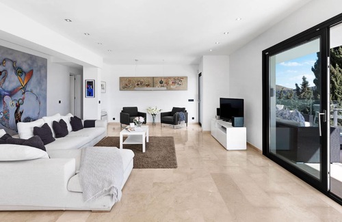 Urbanitzacio la Font Villa | One level family friendly 3 bedroom villa with dramatic views of the Pollensa Area and beyond.