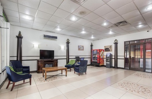 Evansville Hotel | ONE LIFE STUDIOS