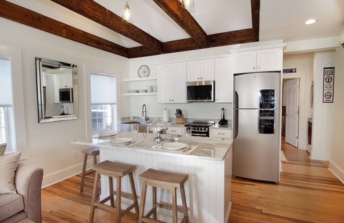 Old Town Condo | One Market Square - Comfortable Luxury Condo in the Center of Downtown Pinehurst