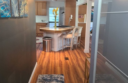 Rancho Bijou House | One mile from Heavenly & Lake- Sleeps 8, Spacious- 2 fireplaces