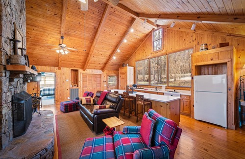 Mentone Cabin | One Oar Missing, directly on Little River w/double fireplaces