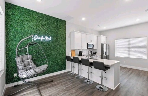 Chattanooga House | One Of A Kind townhouse with mountainline views of the city