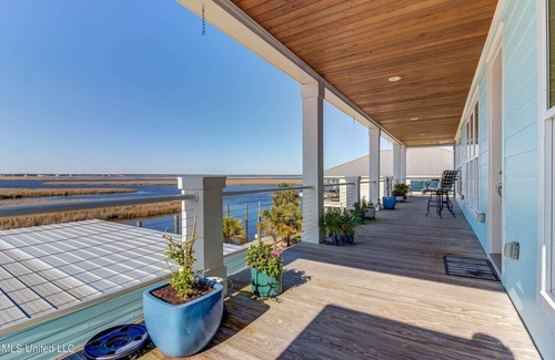 Shoreline Park House | One of a kind