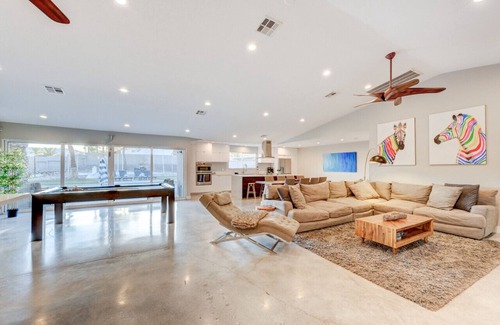 Canyon Gate House | One of a Kind with Private Pool, Spa, Volleyball, Game Room, Life size Chess