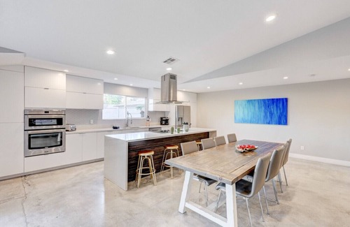 Canyon Gate House | One of a Kind with Private Pool, Spa, Volleyball, Game Room, Life size Chess