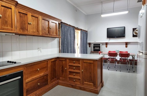 Maitland House | One of Maitland's original homes, transformed into a quality place to holiday.