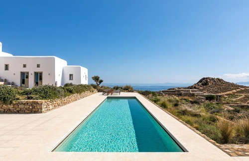 Paraga Villa | ONE OF THE BEST LUXURY VILLAS THAT ECHOES MYKONOS ISLAND LIFESTYLE