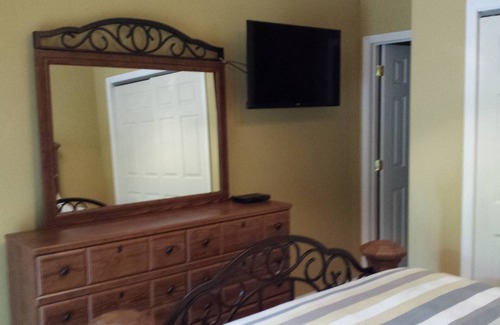 Westview House | One of the most gentle slopes on Rough River Lake