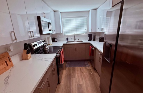 South Redondo Apartment | Oneluxstay 3BR Home Near the Beach