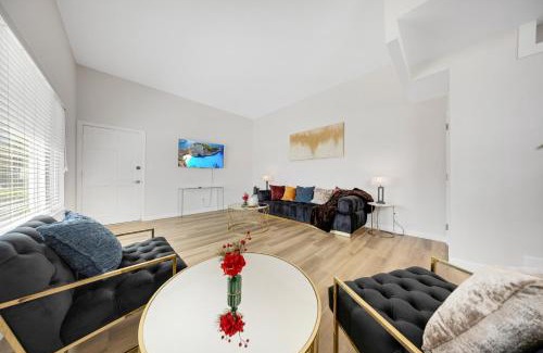 South Redondo Apartment | Oneluxstay 3BR Home Near the Beach