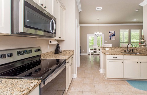 Hammond House | Only minutes from Chappapeela Sports Park and the Hammond Regional Airport.