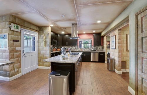 Las Vegas Villa | OO Secluded Oasis 9BD/8BA Villa w/Resort Pool. Sleeps 34!