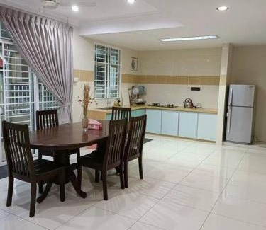 Kampung Lubok Peringgi House | Ooi Homestay Taman Delima No51