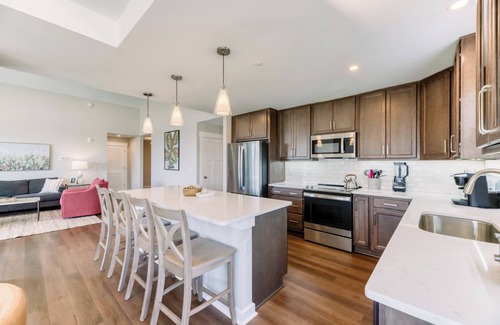 Colington Condo | Opal Oasis - Soundfront Condo, Vaulted Ceiling, King En Suites