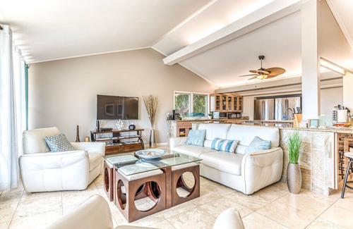 Eastern Honolulu House | Open and relaxing vacation home with breathtaking panoramic ocean view