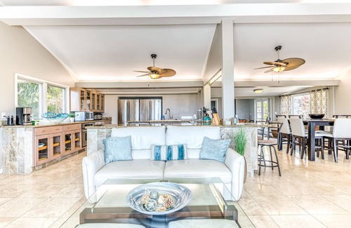 Eastern Honolulu House | Open and relaxing vacation home with breathtaking panoramic ocean view