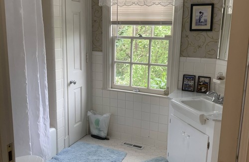 High Point House | Open concept close to downtown