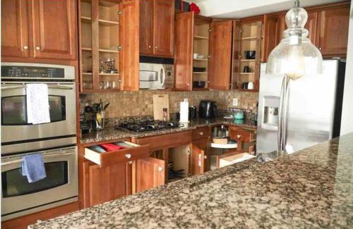 Urbana Apartment | Open Floor Plan, Spa Tub, Fully Stocked Kitchen, King Bed