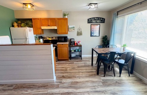 Spearfish Apartment | Open layout 1/1 apt close to downtown Spearfish!
