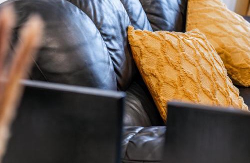 Southampton Apartment | Open Mind Property - Luxury Apartment Near Hospital & Underground Free Parking for 2 Vehicles