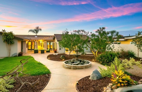 Sunset Cliffs House | Open, ocean-view home with central AC, grill, upscale kitchen & large patio
