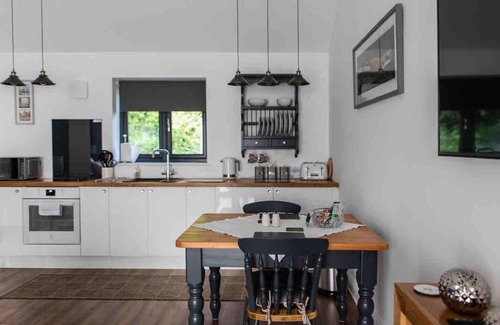 Egerton Apartment | Open plan Stylish Apartment in rural Kent