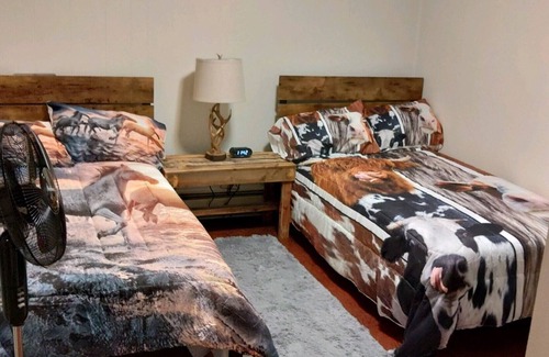 Edgar Apartment | Open Spaces, Dog and Horse friendly.