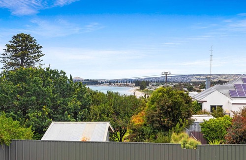 McCracken House | Open the Door to a family holiday