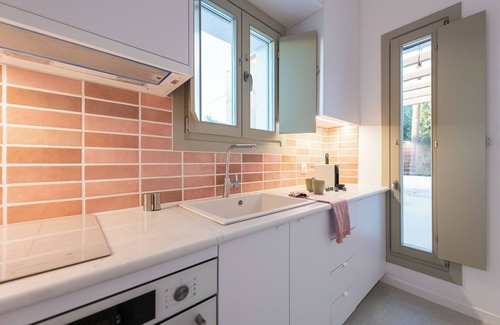 Drios Apartment | Openspace Garden Apartment with BBQ By Triotissa Local Living B2