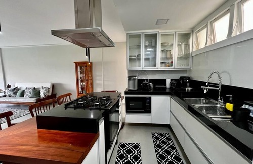 Frade Apartment | Opposite the Fasano Hotel, the beach and the Marina.