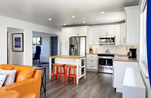 Hendricks and Venice Isles Apartment | Orange Dream in the Sky