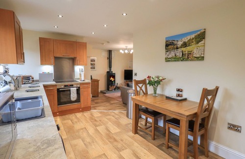 Fourstones Near Bentham Cottage | ORCABER FARM RETREAT, character holiday cottage in Austwick