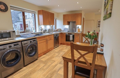 Fourstones Near Bentham Cottage | ORCABER FARM RETREAT, character holiday cottage in Austwick