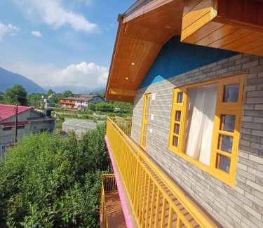 Manali House | Orchard Bliss