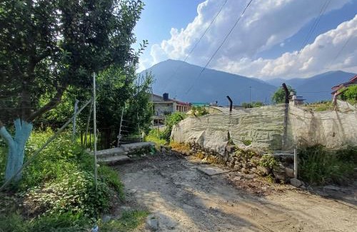 Manali House | Orchard Bliss