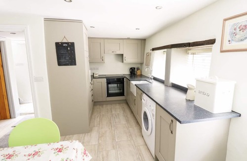 Lothersdale Cottage | ORCHARD COTTAGE, pet friendly, with open fire in Lothersdale