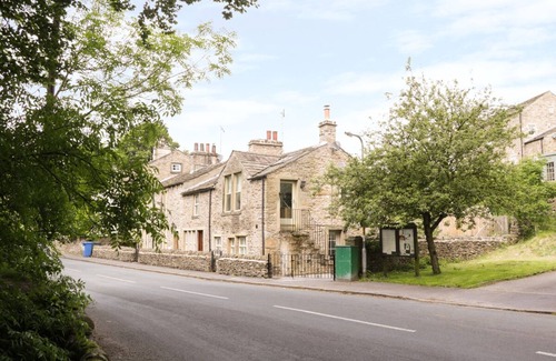 Lothersdale Cottage | ORCHARD COTTAGE, pet friendly, with open fire in Lothersdale