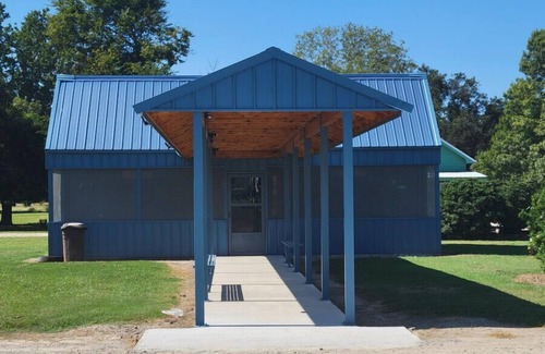 Lake Village Condo | Orchard Oasis with High-Speed Internet/Smart TV!