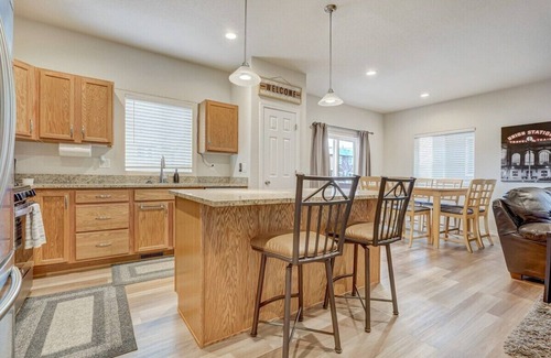 Village Seven House | Orchid Oasis! Home w/Foosball, BBQ & Fire Pit