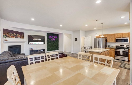 Village Seven House | Orchid Oasis! Home w/Foosball, BBQ & Fire Pit