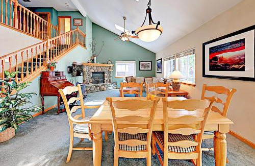 Tahoe Island House | Oregon Oasis